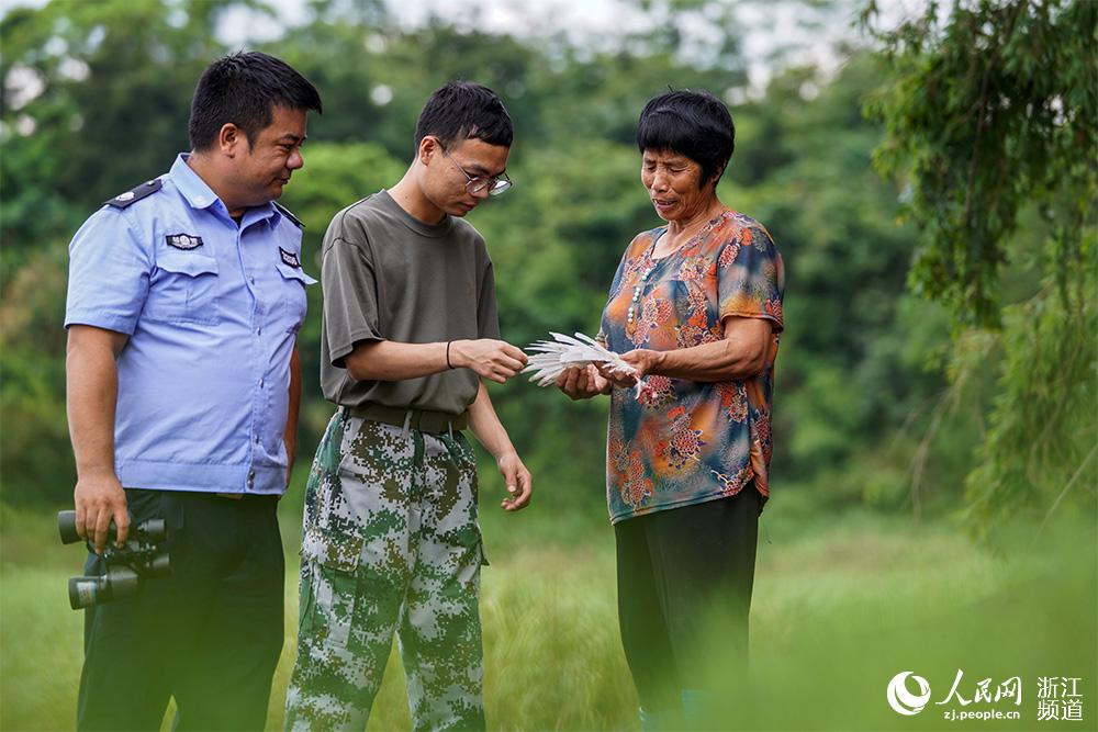 Ѧ壨󣩺־Ը߶УϴңlFBҰ﹥ʣµëW z