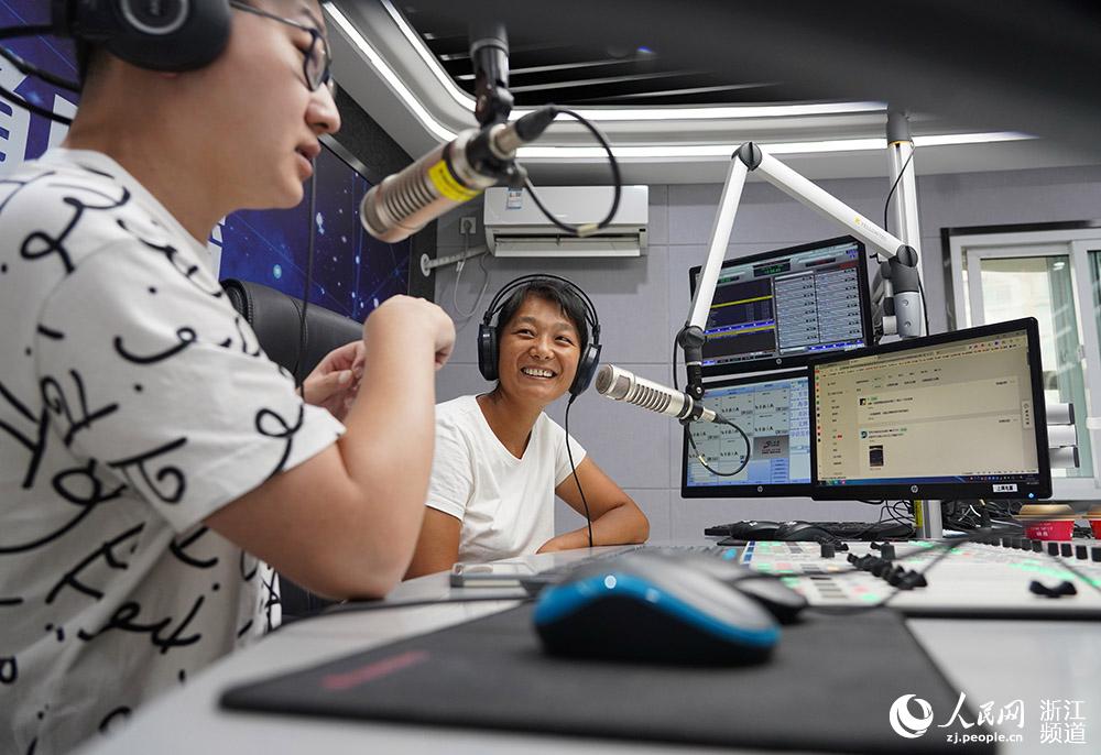 ꐻڮһ_팑W z