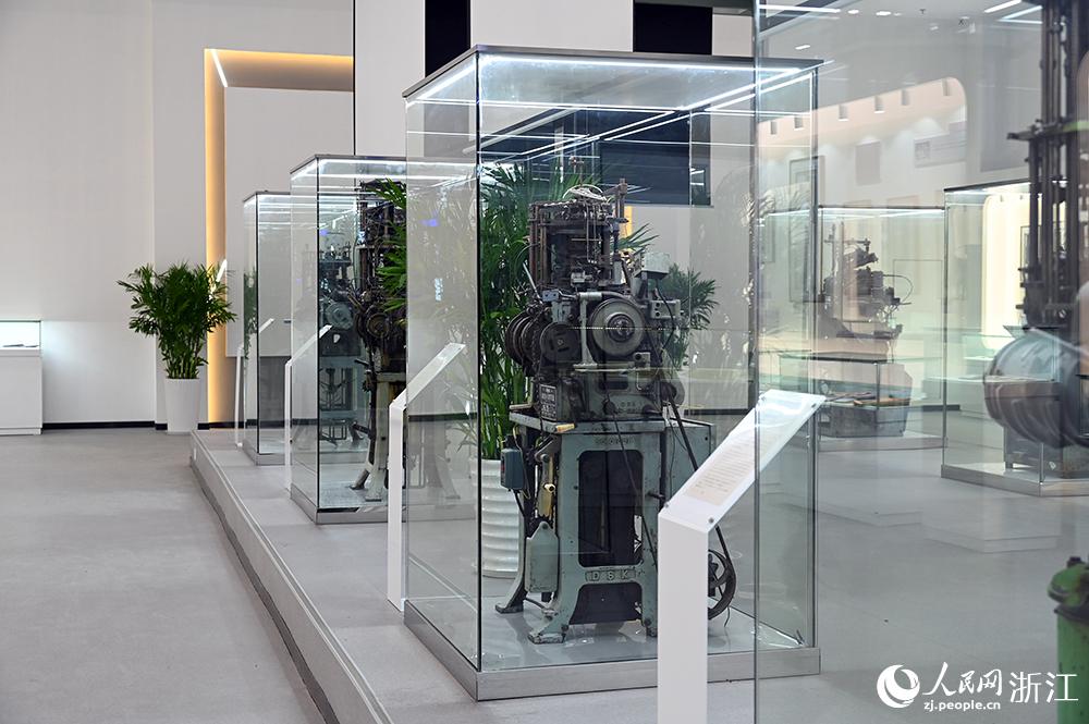 mI^ԿyĿmCW ~eÔz