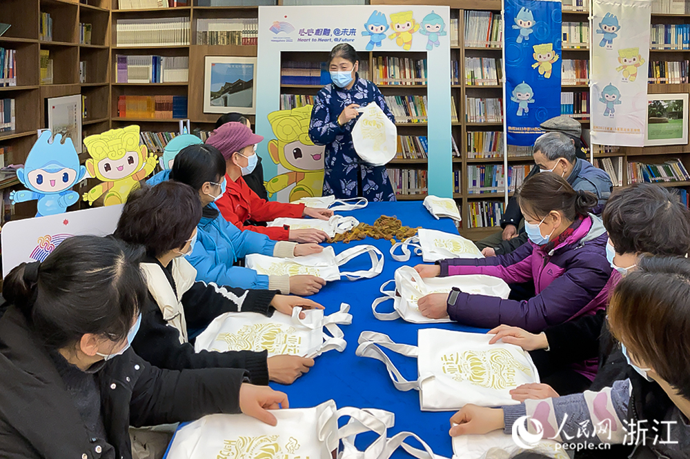 ݁\Ӌr200}ӬF񂃌Wzˇʒɽ^W Ĕz