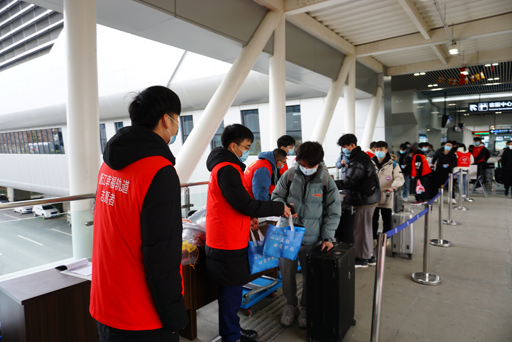 ܇վWṩСYƷȥWڵףuz