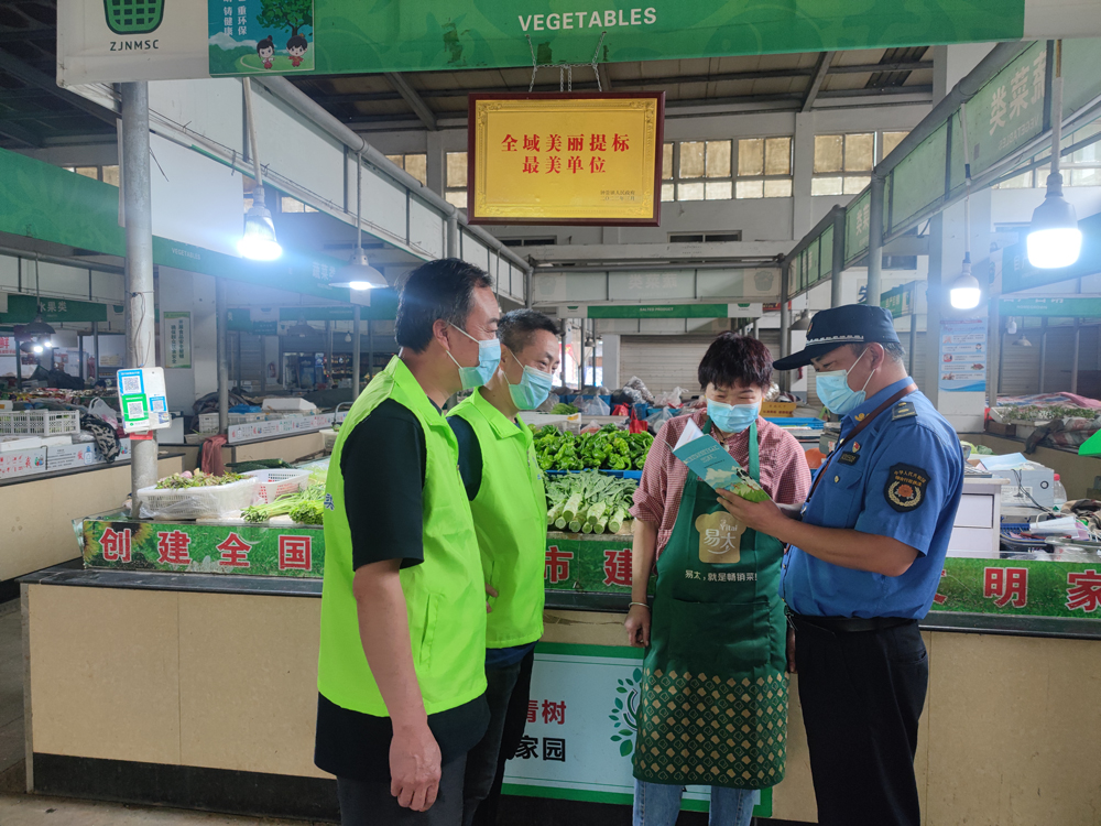 ˆT̑BGɫ̼֪RνAz