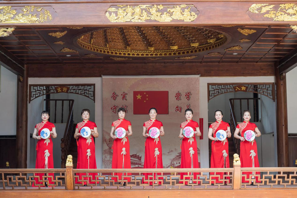 橋頭楊村文化禮堂古戲臺。前童鎮供圖