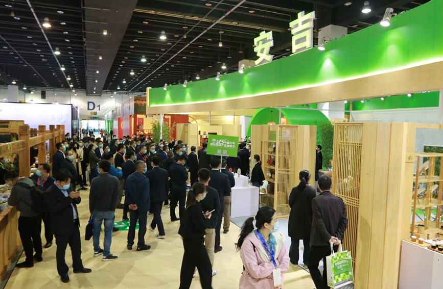 第15屆森博會在義烏國際博覽中心開幕。鄭循福攝