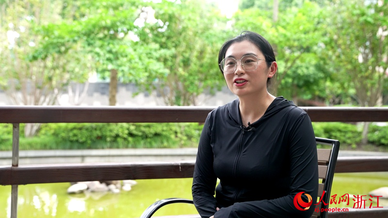 羅欣接受采訪現場。人民網 陳陸洵攝