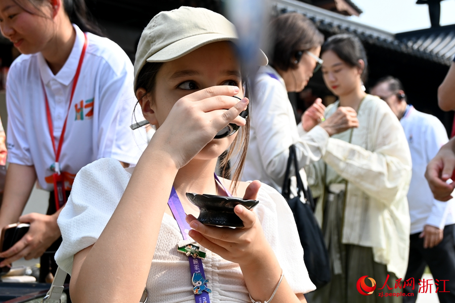 亞奧理事會代表們品茶。人民網記者 張麗瑋攝