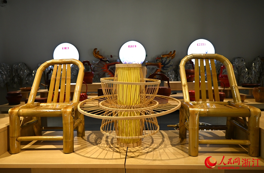 明清《慈溪縣志》中便有陸埠竹椅記載。人民網記者 張麗瑋攝