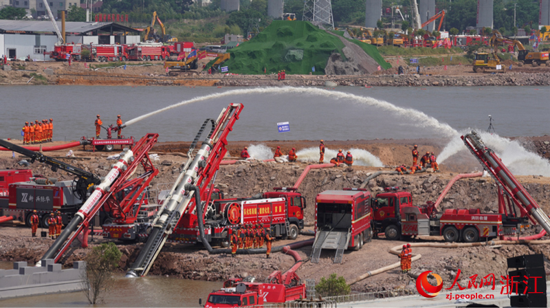 抗洪搶險科目演習現場。人民網 陳陸洵攝