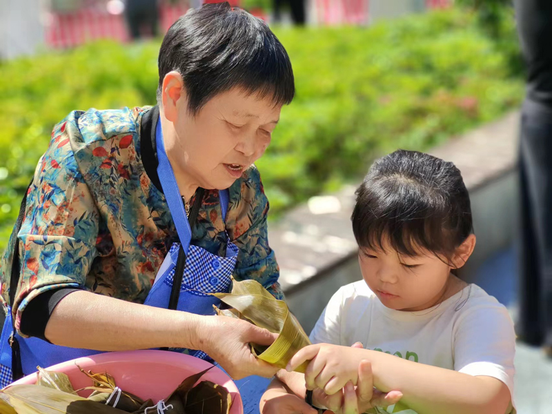“一老一小”主題市集現場。梁亦慰攝