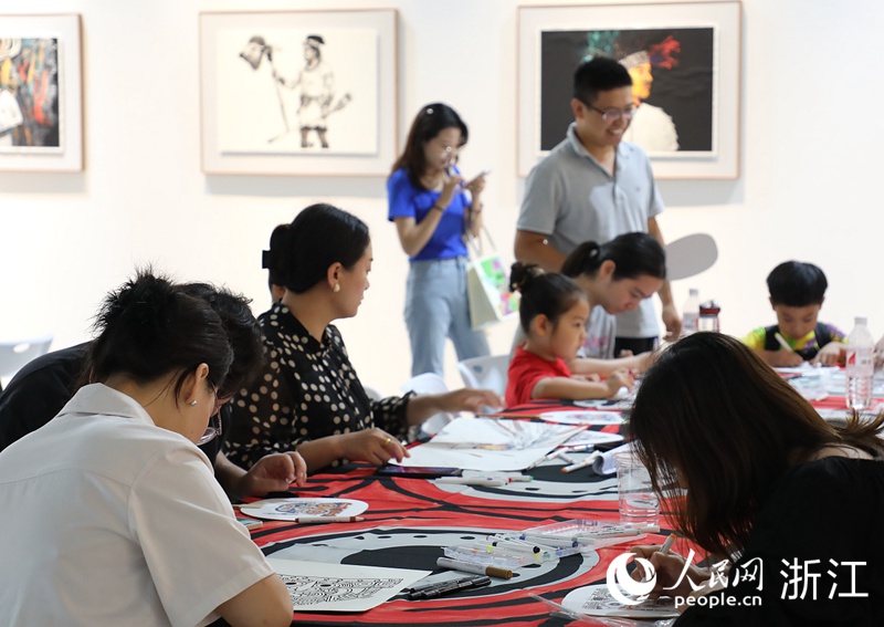 藝創園滿足每個成為“藝術家”的夢想。人民網 方彭依夢攝