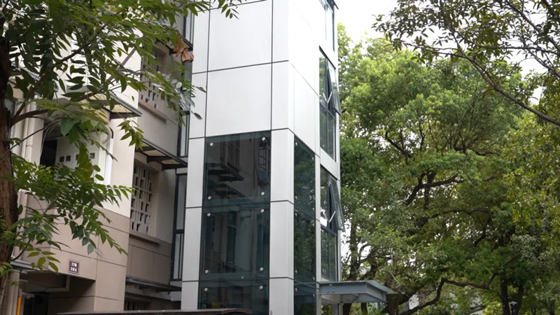 翠苑一區加裝的電梯。受訪者供圖