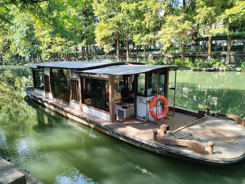 改造后的24客位船舶。杭州水上公共觀光巴士有限公司供圖