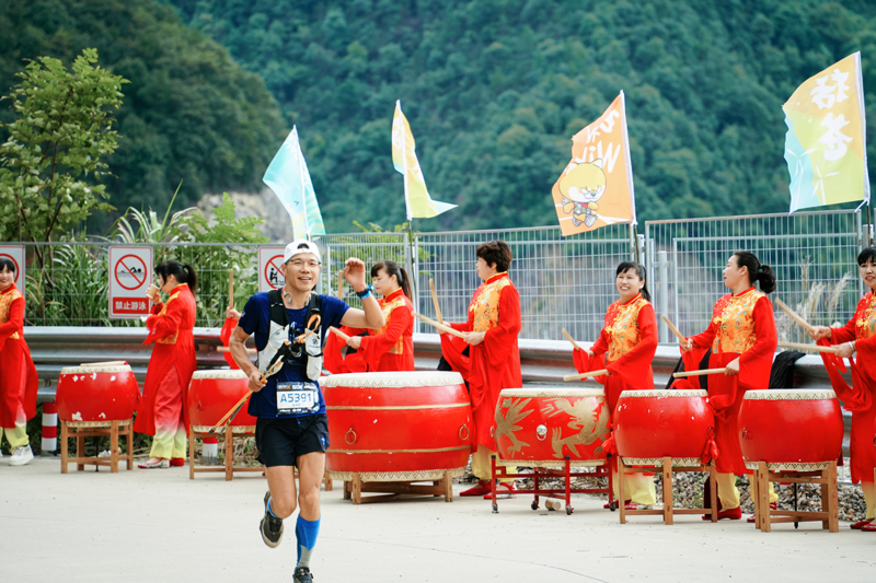 選手在比賽中?；顒又鬓k方供圖