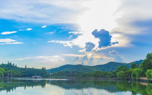 美上天際！千年古縣城變成了“漫畫風”