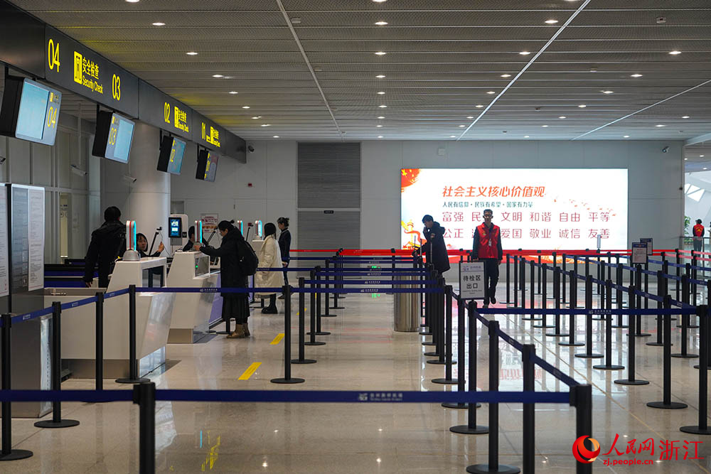 臺州路橋機場改擴建工程建成投運。人民網 章勇濤攝