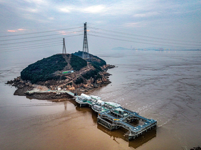 位于舟山秀山島南部海域的浙江LHD海洋潮流能發電站，俯瞰像一把小提琴。受訪者供圖