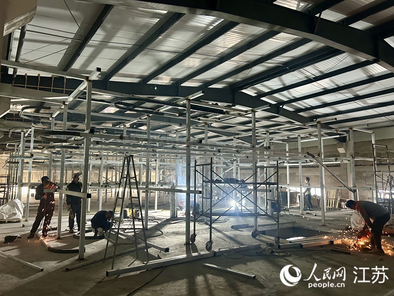 泰州市博世特精密鑄造有限公司車間正在進行改造。人民網 王丹丹攝