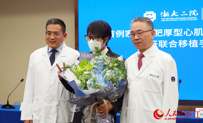 呂建忠出院現場。人民網 劉欣蔚攝