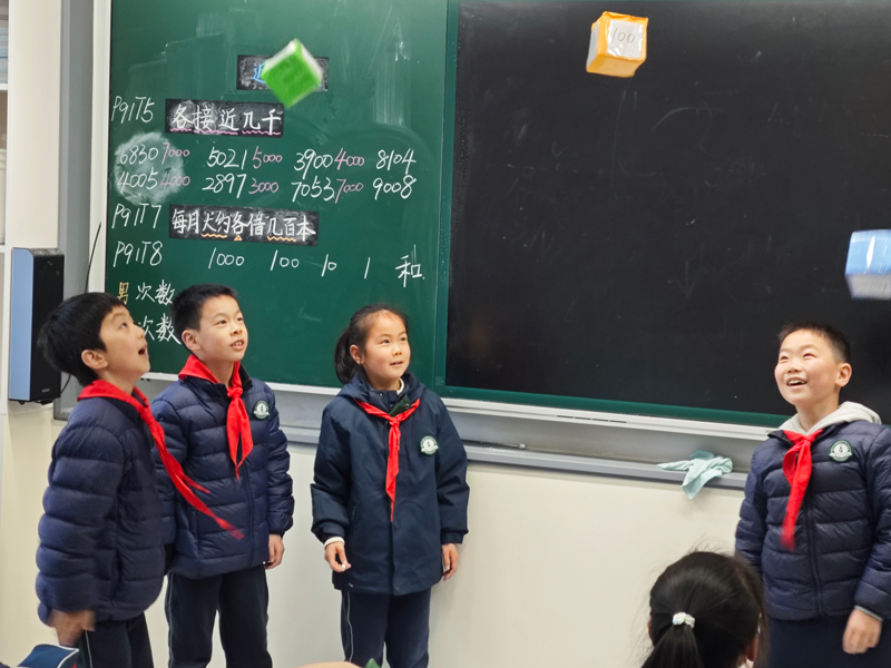 學生在“素課”課堂上互動。江暉小學供圖
