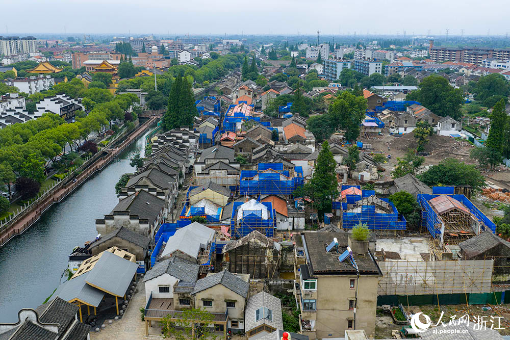 空中俯瞰浙江省嘉興市秀洲區新塍老街保護提升項目。人民網 章勇濤攝