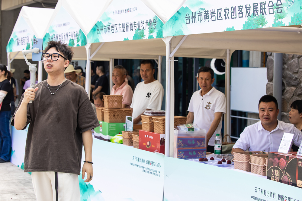 現場直播推介。王敏智攝