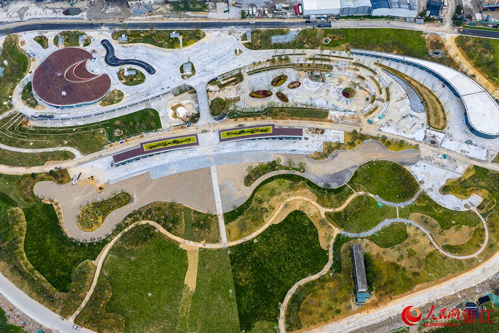 浙江省臺州市黃巖區海塘安瀾工程（椒江黃巖段海塘）施工現場。人民網 章勇濤攝