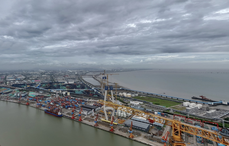 杭甬復線寧波三期項目甬江特大橋現場。浙交建設供圖