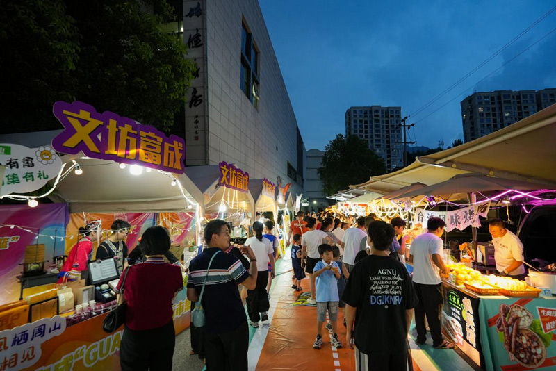 “GUAN籃”潮玩市集現場。朱偉攝