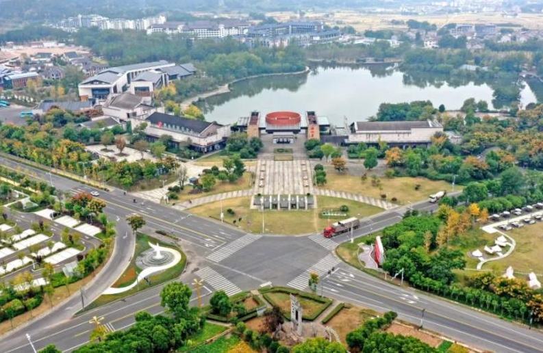 浙江省第五屆體育大會廣場舞比賽激情啟幕