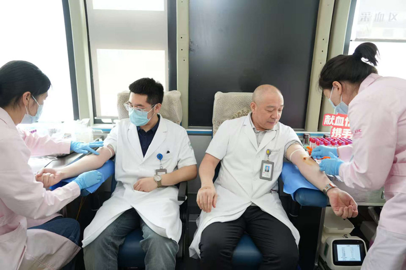 公益獻血活動現場。臺州恩澤醫療中心（集團）供圖