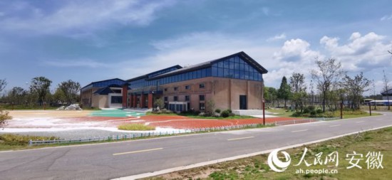 利用原有廠房，公園內小三線文化園建筑景觀也在同步改造中。人民網 胡雨松攝_結果.jpg