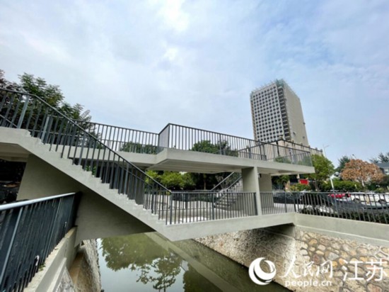 新建的邁皋橋長園廊橋。人民網 馬曉波攝