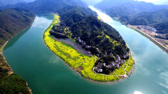 新安江。潘成攝